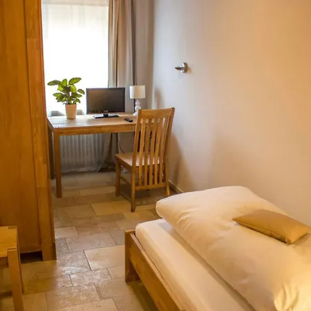 Raffelsteiner Hof 2*