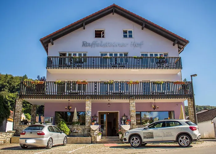 Gasthof Raffelsteiner Hof 2*